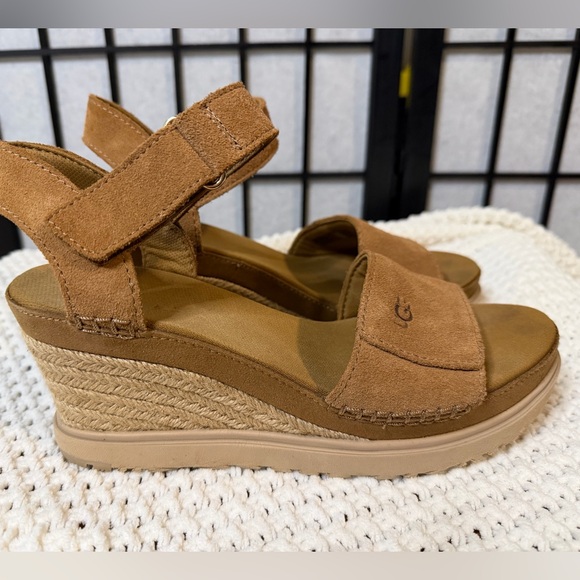 UGG Ileana Tan Wedge Sandals Size 8 - Picture 2 of 6